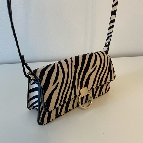MINI ZEBRA CROSSBODY BAG H&M - Picture 2 of 6